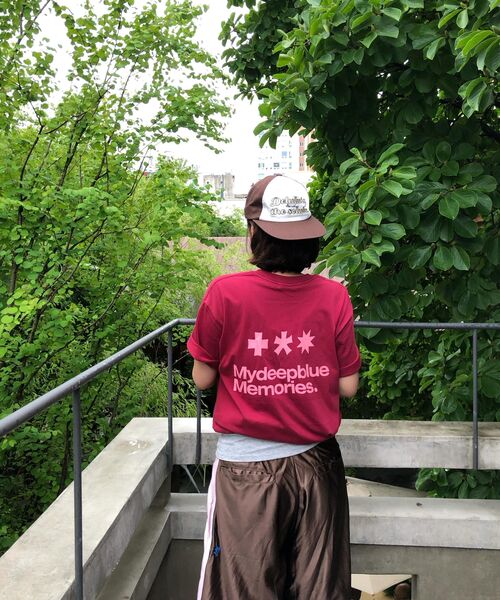 mydeepbluememories（マイディープブルーメモリーズ）の「Mm Symbol Logo T-Shirts (BURGUDNY)（Tシャツ/カットソー・レディース・グリーン・LARGE/SMALL/MEDIUM）」の6枚目の写真