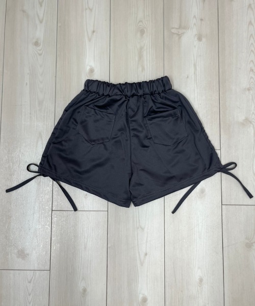 NANEA(ナネア)の「サイドドロスト シャーリングショートパンツ(その他パンツ・レディース・グレー/アイボリー/ブラック・MEDIUM)」の20枚目の写真