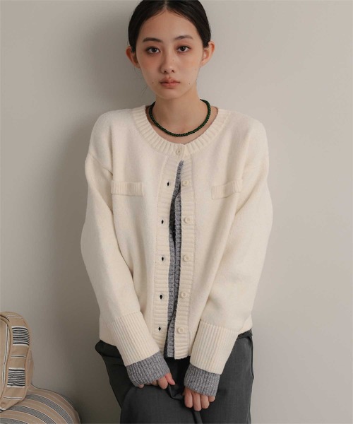 miette(ミエット)の「配色デザインクルーネックニットカーディガン(カーディガン/ボレロ・レディース・アイボリー/ブラウン/チャコール・FREE)」の2枚目の写真