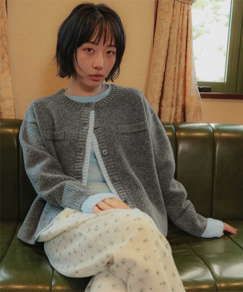 miette(ミエット)の「配色デザインクルーネックニットカーディガン(カーディガン/ボレロ・レディース・アイボリー/ブラウン/チャコール・FREE)」の5枚目の写真