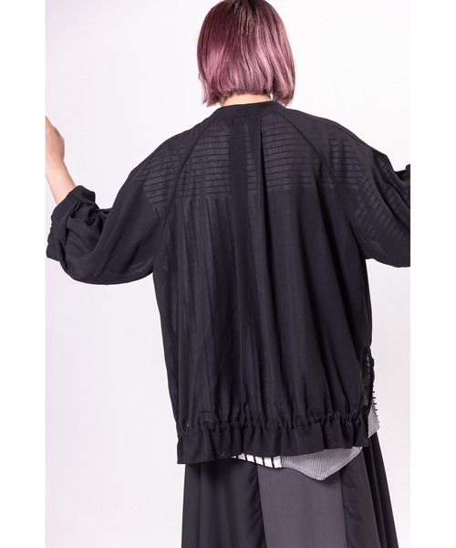 OSMOSIS(オズモーシス)の「タックスリーブジップブルゾン(ブルゾン・レディース・アイボリー/ブラック・ONE SIZE)」の12枚目の写真