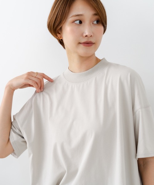 fort point(フォーポイント)の「【C-FORTPOINT/フォートポイント】【ストレッチ性抜群の冷感素材を使用】ハイネック ドロップショルダー5分袖Tシャツ プルオーバー 接触冷感 涼しい 体形カバー サイドスリット(Tシャツ/カットソー・レディース・オフホワイト/イエロー/グレイッシュブルー/ライトグレー/ブラック・FREE)」の7枚目の写真