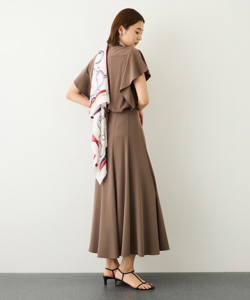 ROPE'（ロペ）の「シルクライクケープブラウス/接触冷感・吸水速乾・防シワ・セットアップ対応・イージーケア（シャツ/ブラウス・レディース・ベージュ系その他2/ブラウン系その他2・FREE）」の7枚目の写真