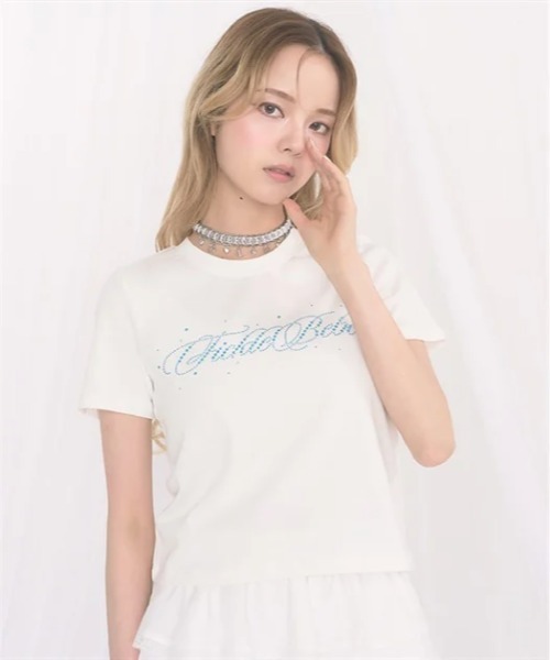 FickleBebe(フィクルベベ)の「カラービジューロゴTEE(Tシャツ/カットソー・レディース・ピンク/サックスブルー/ブラック/ホワイト・FREE)」の1枚目の写真