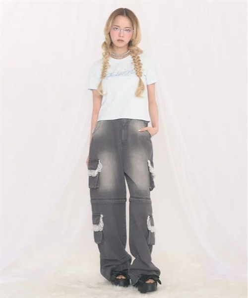 FickleBebe(フィクルベベ)の「カラービジューロゴTEE(Tシャツ/カットソー・レディース・ピンク/サックスブルー/ブラック/ホワイト・FREE)」の6枚目の写真