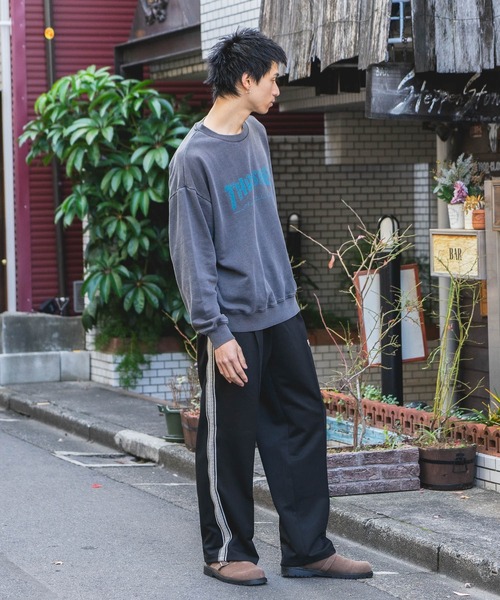 THRASHER(スラッシャー)の「【THRASHER/スラッシャー】【高級感あるジャガードテープが際立つ1本】サイドライン ジャージワイドトラックパンツ ブランドロゴ刺繍 きれいめ ストリート スケーター ユニセックス(その他パンツ・メンズ・ホワイト/ブラック・MEDIUM/LARGE)」の17枚目の写真