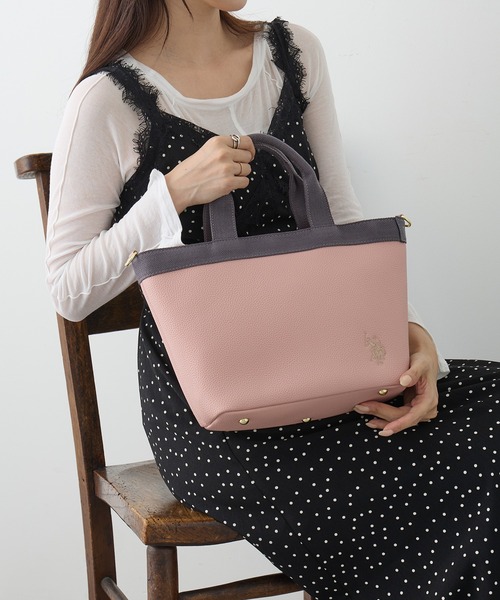 U.S. POLO ASSN.(ユーエスポロアッスン)の「【U.S. POLO ASSN.】シュリンク 2WAYトートバッグ ショルダーバッグ USPA-2676(トートバッグ・レディース・グレー系2/ピンク系その他2/グレー/ブラウン系2/ピンク/ネイビー系2/ブラック/キャメル/ネイビー/ブラック系2/ベージュ・FREE)」の10枚目の写真