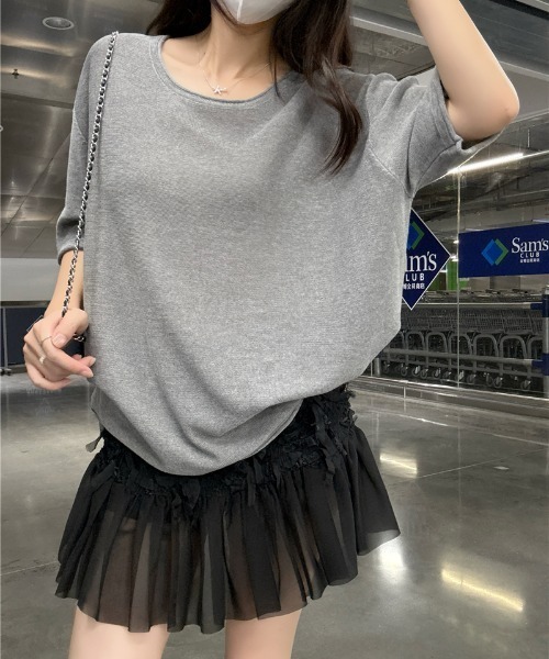 LUCPY(ラクピー)の「ルーズニット半袖トップス(その他トップス・レディース・アイボリー/ホワイト/グレー/ブルー/ブラウン/ブラック/レッド/ピンク・SMALL/LARGE/MEDIUM)」の4枚目の写真
