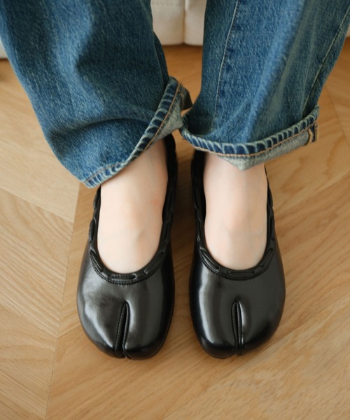 PAES（ペイズ）の「【WEB先行予約】[PAES/ペイズ] LEATHER STRING フラットシューズ（バレエシューズ・レディース・ブラウン/ブラック・24.5/24/23/23.5）」の3枚目の写真
