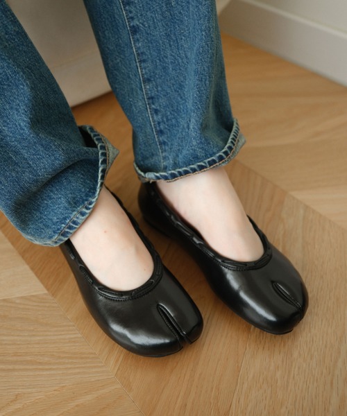 PAES（ペイズ）の「【WEB先行予約】[PAES/ペイズ] LEATHER STRING フラットシューズ（バレエシューズ・レディース・ブラウン/ブラック・24.5/24/23/23.5）」の4枚目の写真