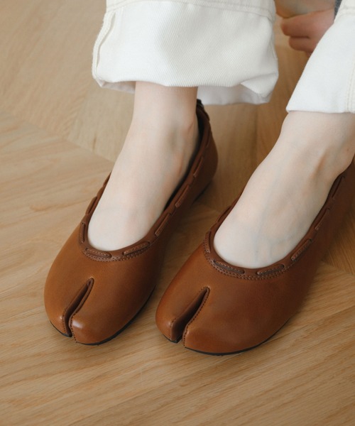 PAES（ペイズ）の「【WEB先行予約】[PAES/ペイズ] LEATHER STRING フラットシューズ（バレエシューズ・レディース・ブラウン/ブラック・24.5/24/23/23.5）」の12枚目の写真