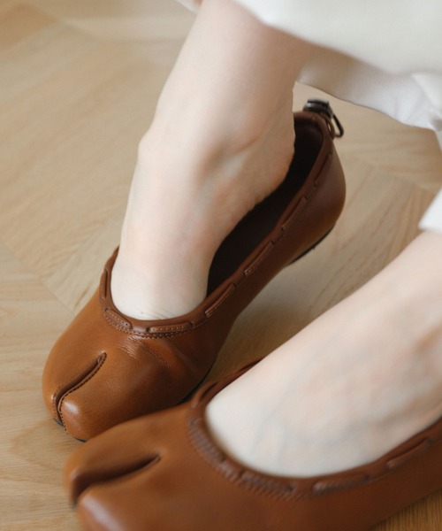 PAES（ペイズ）の「【WEB先行予約】[PAES/ペイズ] LEATHER STRING フラットシューズ（バレエシューズ・レディース・ブラウン/ブラック・24.5/24/23/23.5）」の7枚目の写真