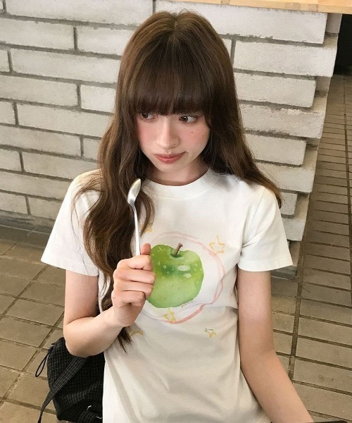 SHERU(シェル)の「レトログラフィック アップルプリント コンパクトチビTシャツ(Tシャツ/カットソー・レディース・ホワイト/ホワイト系その他・M)」の9枚目の写真