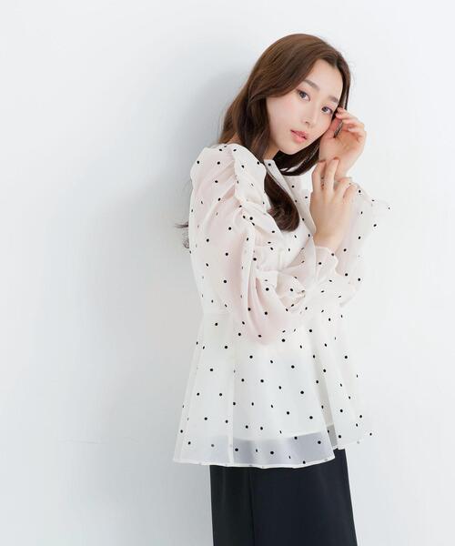 NATURAL BEAUTY BASIC(ナチュラルビューティーベーシック)の「シアーペプラムブラウス(シャツ/ブラウス・レディース・ホワイト系その他/ダークブラウン/ベージュ・SMALL/MEDIUM)」の4枚目の写真
