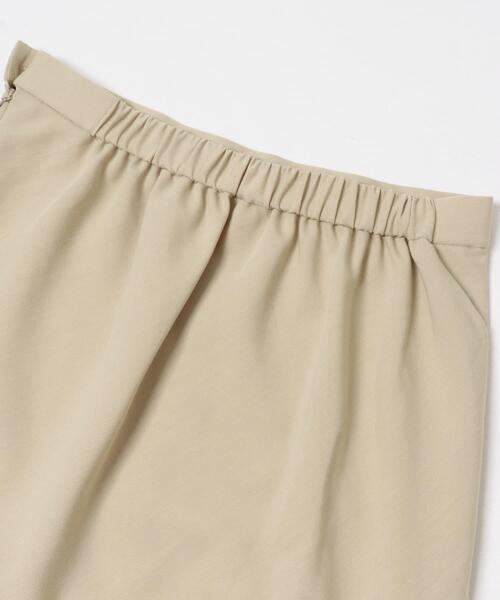 URBAN RESEARCH DOORS(アーバンリサーチドアーズ)の「ウエスト釦バイアススカート(スカート・レディース・ブラック/ベージュ・SMALL/MEDIUM)」の5枚目の写真