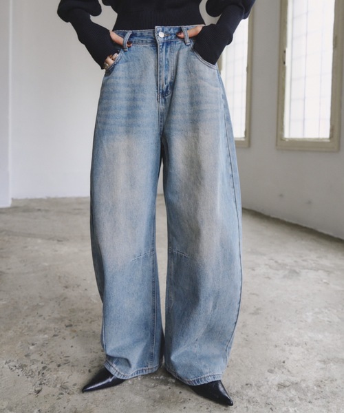 HANNE(アン)の「ワイドカーブデニムパンツ(デニムパンツ・レディース・ブルー・M/S)」の1枚目の写真