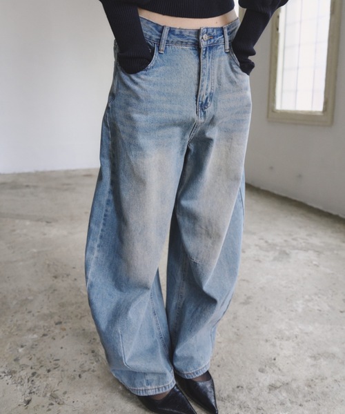 HANNE(アン)の「ワイドカーブデニムパンツ(デニムパンツ・レディース・ブルー・M/S)」の12枚目の写真