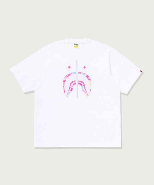 A BATHING APE(アベイシングエイプ)の「STA CAMO SHARK FACE RELAXED FIT TEE(Tシャツ/カットソー・メンズ・ホワイト/ブラック/サックスブルー・SMALL/X-LARGE/XX-LARGE/LARGE/MEDIUM)」の2枚目の写真