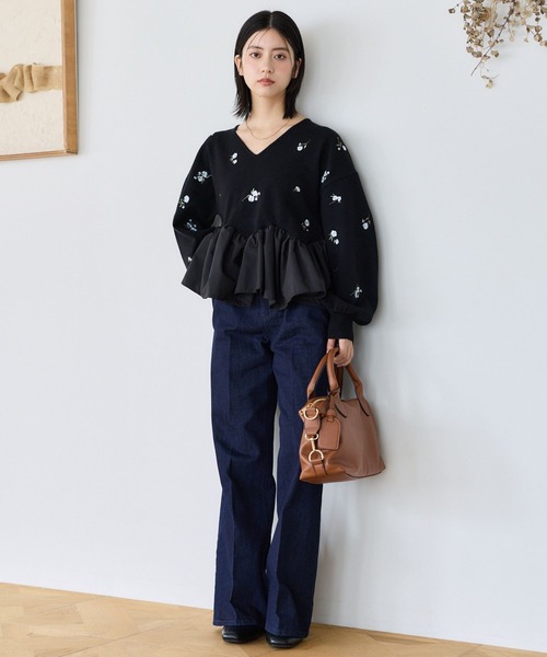 mysty woman(ミスティウーマン)の「刺繍ペプラムトップス 1077977(ニット/セーター・レディース・アイボリー/ブラック・FREE)」の4枚目の写真