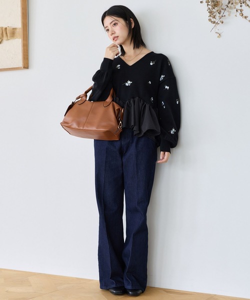 mysty woman(ミスティウーマン)の「刺繍ペプラムトップス 1077977(ニット/セーター・レディース・アイボリー/ブラック・FREE)」の5枚目の写真