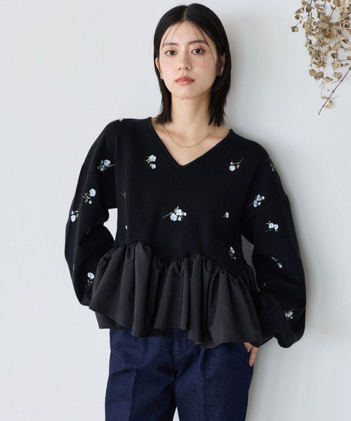 mysty woman(ミスティウーマン)の「刺繍ペプラムトップス 1077977(ニット/セーター・レディース・アイボリー/ブラック・FREE)」の6枚目の写真