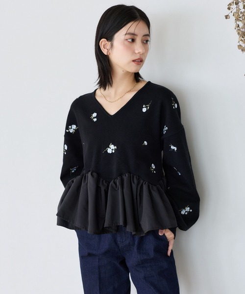 mysty woman(ミスティウーマン)の「刺繍ペプラムトップス 1077977(ニット/セーター・レディース・アイボリー/ブラック・FREE)」の7枚目の写真