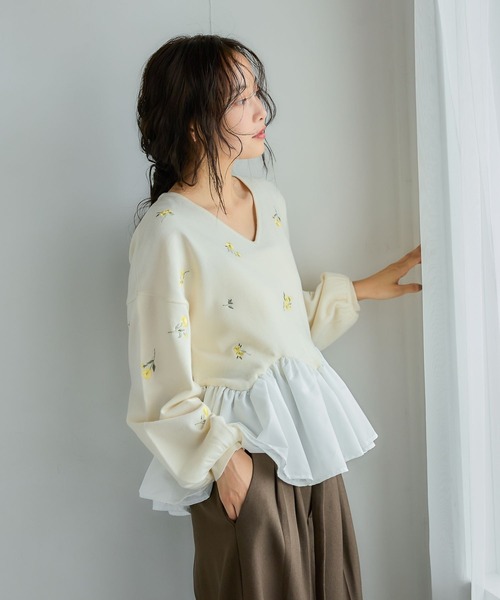 mysty woman(ミスティウーマン)の「刺繍ペプラムトップス 1077977(ニット/セーター・レディース・アイボリー/ブラック・FREE)」の11枚目の写真