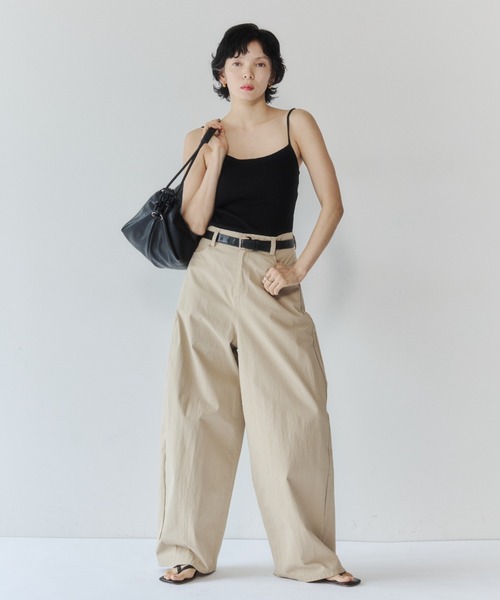 VION(ヴィオン)の「クレセントレザーショルダーバッグ / Crescent Leather Shoulder Bag(ショルダーバッグ・レディース・ブラック・FREE)」の6枚目の写真