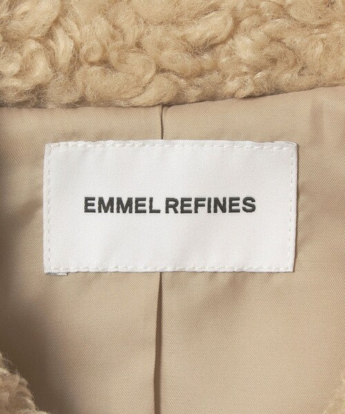 EMMEL REFINES（エメルリファインズ）の「＜EMMEL REFINES＞EM カーリーボア ミディアム コート（ステンカラーコート・レディース・オフホワイト/ベージュ・FREE）」の10枚目の写真