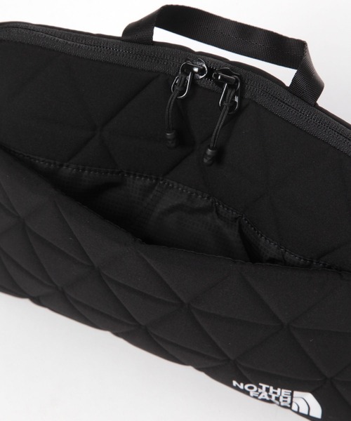 THE NORTH FACE(ザノースフェイス)の「【THE NORTH FACE(ザ・ノース・フェイス)】Geo Face Pouch(ショルダーバッグ・レディース・グレー/ブラック/アイボリー・FREE)」の12枚目の写真