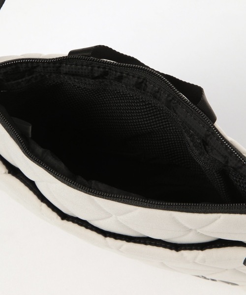 THE NORTH FACE(ザノースフェイス)の「【THE NORTH FACE(ザ・ノース・フェイス)】Geo Face Pouch(ショルダーバッグ・レディース・グレー/ブラック/アイボリー・FREE)」の19枚目の写真