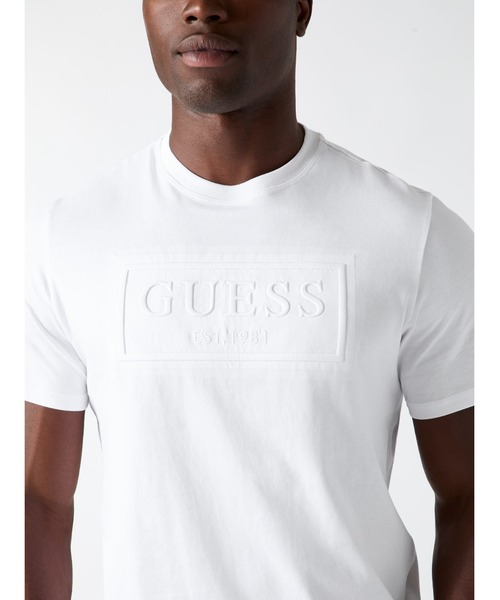 Guess(ゲス)の「BOX Logo Embossed Tee Tシャツ ロゴTシャツ(Tシャツ/カットソー・メンズ・ホワイト/ブラック・MEDIUM/X-LARGE/LARGE/SMALL)」の8枚目の写真