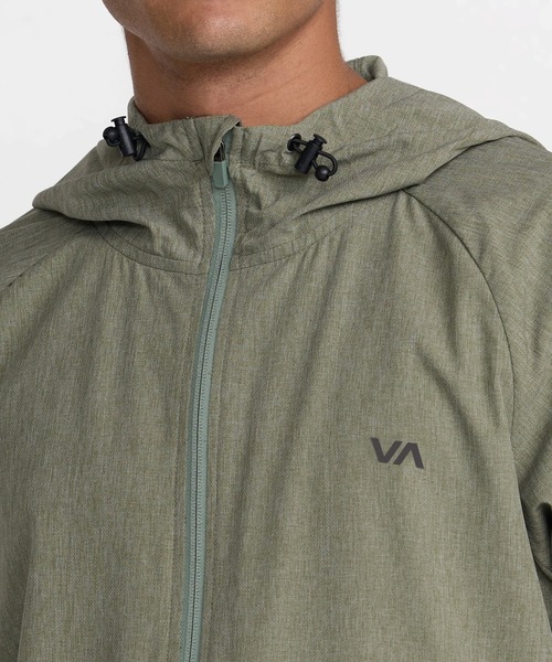 RVCA（ルーカ）の「RVCA メンズ YOGGER JACKET III ジャケット 【2026年秋冬モデル】/ルーカフルジップアップフーディーライトジャケット（ブルゾン・メンズ・アーミー/ブラック・X-LARGE/LARGE/MEDIUM/SMALL）」の3枚目の写真