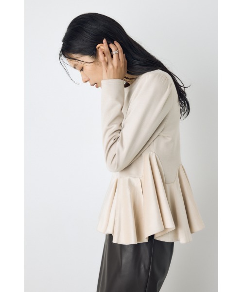 AZUL by moussy(アズールバイマウジー)の「ベロアフリルヘムカットトップス 秋服 冬服 春服 ペプラムトップス 体系カバー オケージョン(Tシャツ/カットソー・レディース・ネイビー/ブラック/ライトベージュ・FREE)」の14枚目の写真