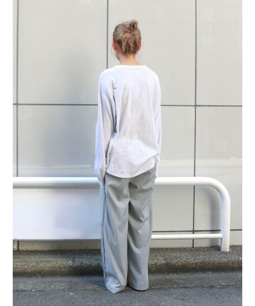 Ungrid(アングリッド)の「ラウンドロングスリーブTee(Tシャツ/カットソー・レディース・オフホワイト/ライトグレー/イエロー/ブラック・FREE)」の19枚目の写真