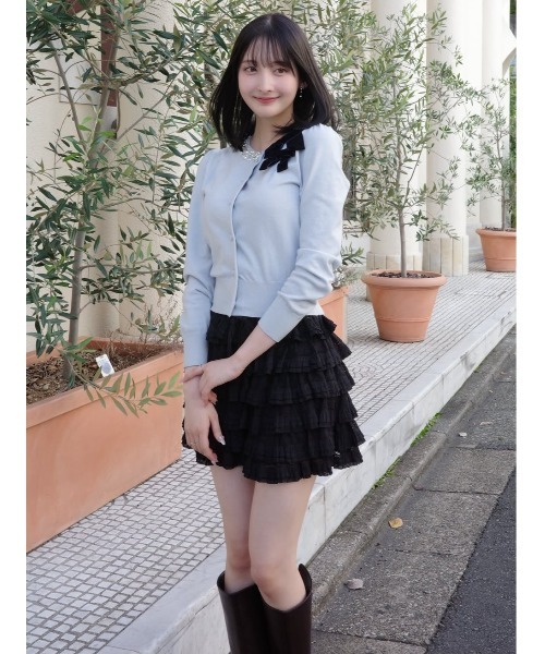 SNIDEL(スナイデル)の「【WEB限定】ベロアリボン付きパールビジューニットカーディガン(カーディガン/ボレロ・レディース・グレー/ライトピンク/ライトブルー/アイボリー・F)」の20枚目の写真