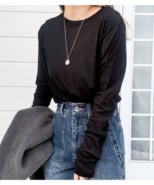 Q（キュー）の「【レイヤードアイテム】フロッキードットクルートップス　シアートップス　秋冬（Tシャツ/カットソー・レディース・ブラック/グレー・MEDIUM）」の10枚目の写真
