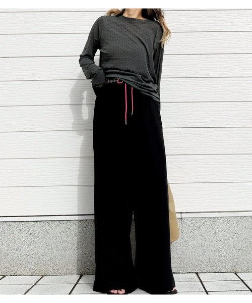 Q（キュー）の「【レイヤードアイテム】フロッキードットクルートップス　シアートップス　秋冬（Tシャツ/カットソー・レディース・ブラック/グレー・MEDIUM）」の15枚目の写真