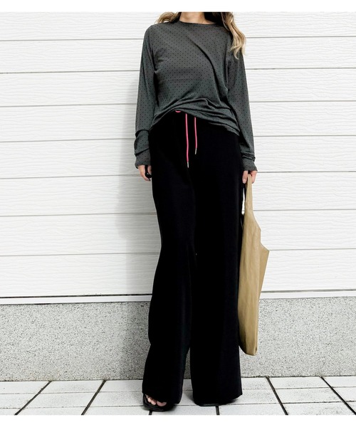 Q（キュー）の「【レイヤードアイテム】フロッキードットクルートップス　シアートップス　秋冬（Tシャツ/カットソー・レディース・ブラック/グレー・MEDIUM）」の16枚目の写真