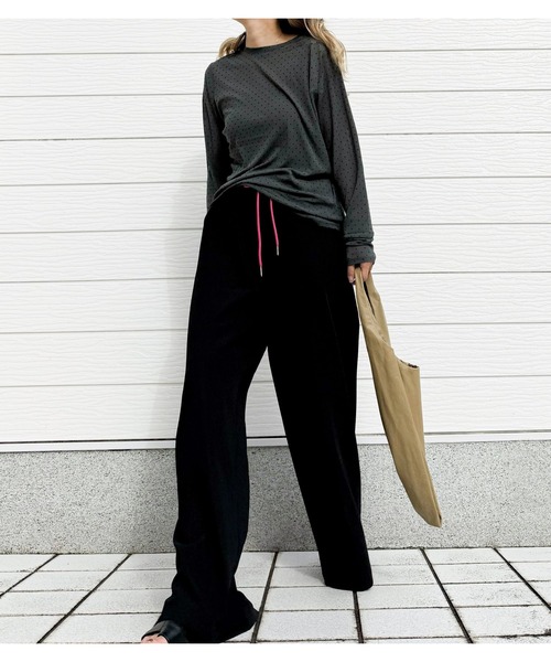 Q（キュー）の「【レイヤードアイテム】フロッキードットクルートップス　シアートップス　秋冬（Tシャツ/カットソー・レディース・ブラック/グレー・MEDIUM）」の17枚目の写真