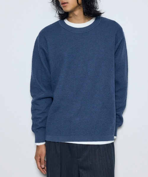 AZUL by moussy（アズールバイマウジー）の「【これ1つでコーデ完成】レイヤードニット&カットソートップス2点セット　秋服　冬服　春服　ロンT　無地　マシンウォッシャブル　洗濯機◎（ニット/セーター・メンズ・ブルー/グレー/ブラック・LARGE/MEDIUM）」の3枚目の写真