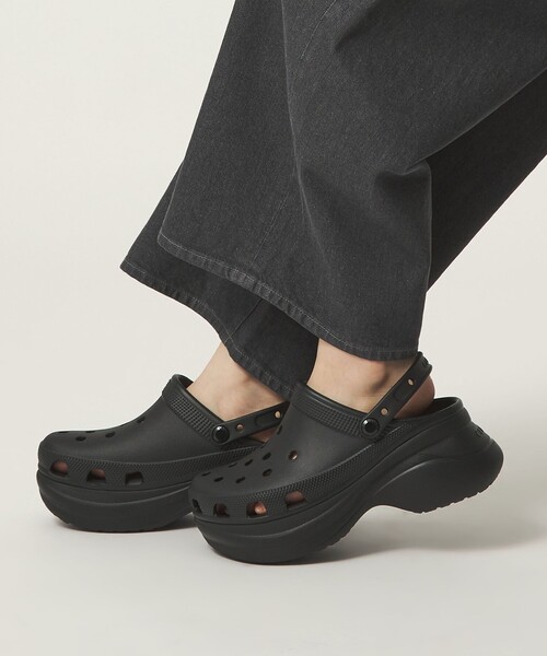 crocs(クロックス)の「<crocs>BAE CLOG(サンダル・レディース・ブラック・22cm/25cm)」の17枚目の写真