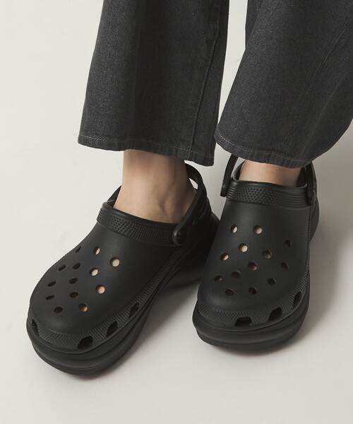 crocs(クロックス)の「<crocs>BAE CLOG(サンダル・レディース・ブラック・22cm/25cm)」の15枚目の写真