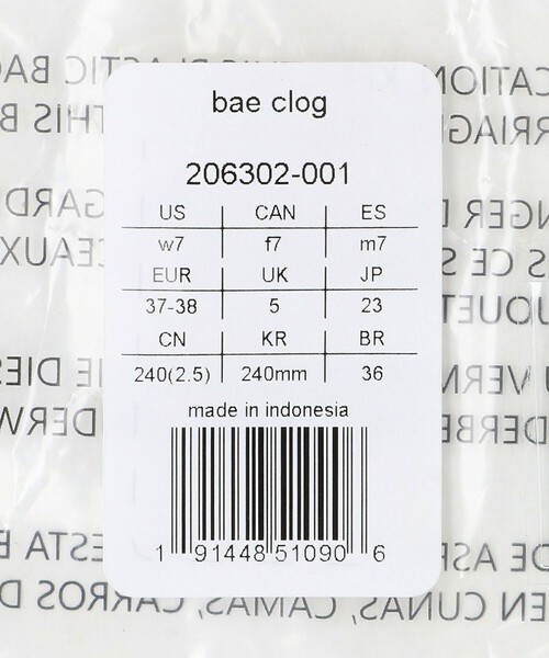 crocs(クロックス)の「<crocs>BAE CLOG(サンダル・レディース・ブラック・22cm/25cm)」の2枚目の写真