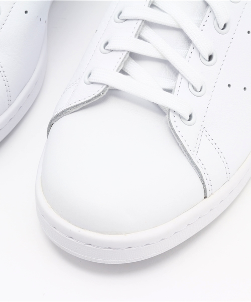 adidas（アディダス）の「【PRIDE】スタンスミス[STAN SMITH]（スニーカー・メンズ・ホワイト・22.5cm/26.0cm/27.0cm/23.0cm/29.5cm/28.5cm/28.0cm/22.0cm/26.5cm/27.5cm/30.0cm/24.0cm/23.5cm/24.5cm/25.5cm/25.0cm/29.0cm）」の10枚目の写真