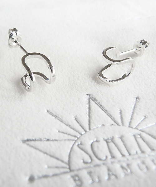 SCALA（スカラ）の「【SCALA BLANCHE/スカラ ブランシュ】Planetピアス/made in JAPAN（日本製）（ピアス（両耳用）・レディース・アンティークシルバー/シルバー・FREE）」の2枚目の写真