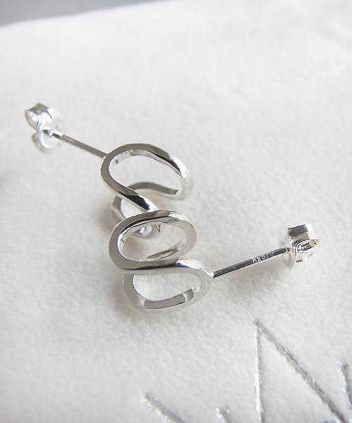 SCALA（スカラ）の「【SCALA BLANCHE/スカラ ブランシュ】Planetピアス/made in JAPAN（日本製）（ピアス（両耳用）・レディース・アンティークシルバー/シルバー・FREE）」の7枚目の写真