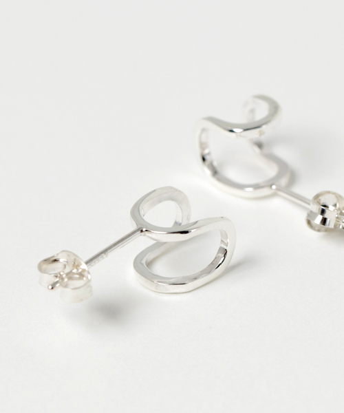 SCALA（スカラ）の「【SCALA BLANCHE/スカラ ブランシュ】Planetピアス/made in JAPAN（日本製）（ピアス（両耳用）・レディース・アンティークシルバー/シルバー・FREE）」の3枚目の写真