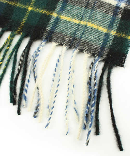 BEAMS（ビームス）の「BEAMS / タータンチェックマフラー（マフラー・メンズ・ブラック/グリーン/ワイン/ネイビー・ONE SIZE）」の7枚目の写真