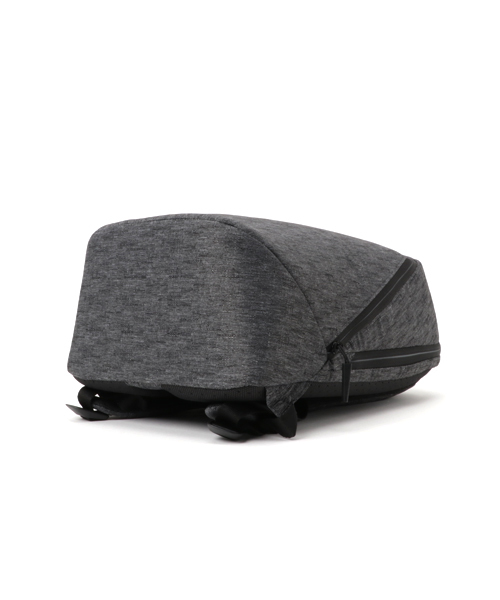 incase(インケース)の「CL55589 Reform Collection Tensaerlite Backpack 13(バックパック/リュック・メンズ・ブラック・ONE SIZE)」の3枚目の写真